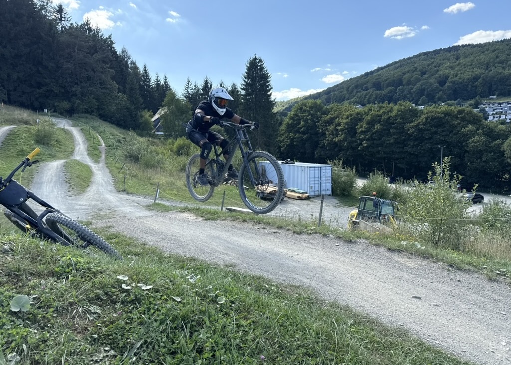 75392236 ee10 4c5b 904c 5b7e62a906c0