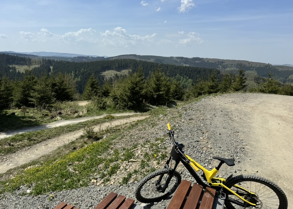 84ad5826 1daa 4dba b670 7a91d5981ad2