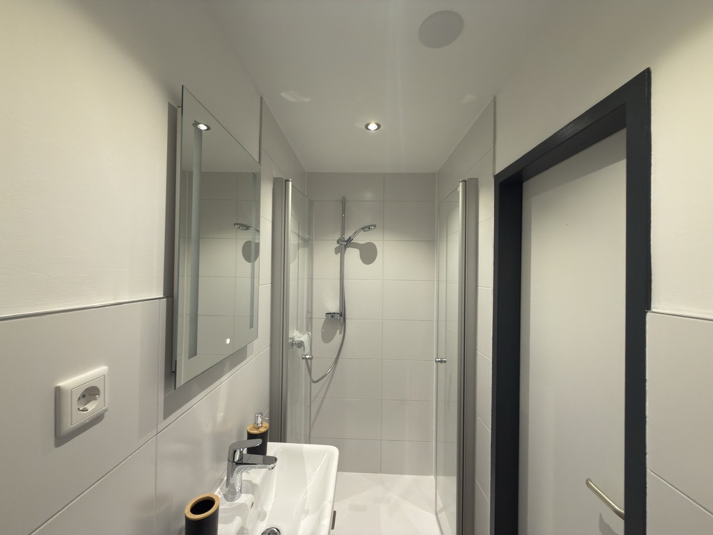 e034196d 3c4d 4f76 9b93 4535e6a9de95